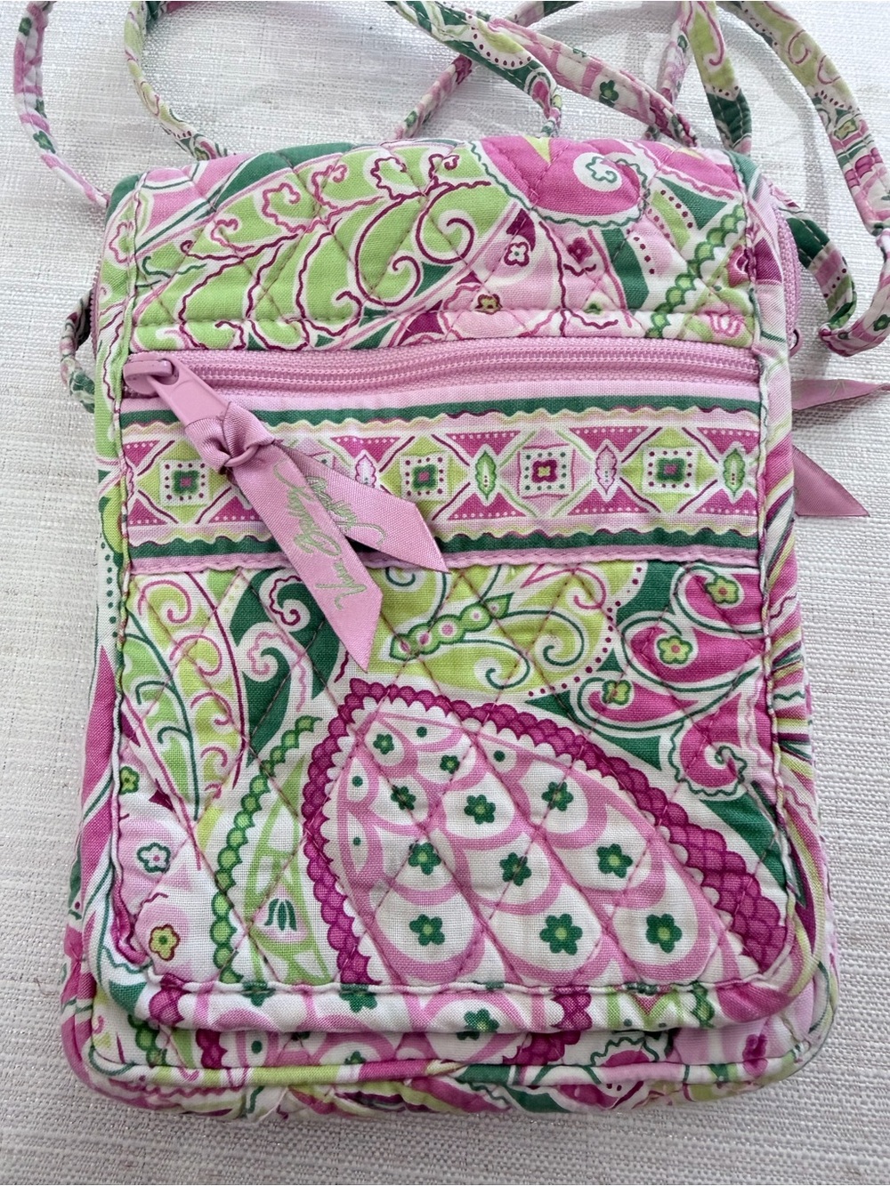 Vera Bradley Quilted Crossbody Bag in Pink & Green Paisley - Crossbody EUC - Picture 4 of 6